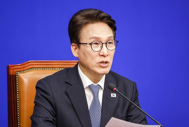 김민석 “조희대 탄핵 광범위한 요구…모든 경로 논의 시작” 기사 이미지